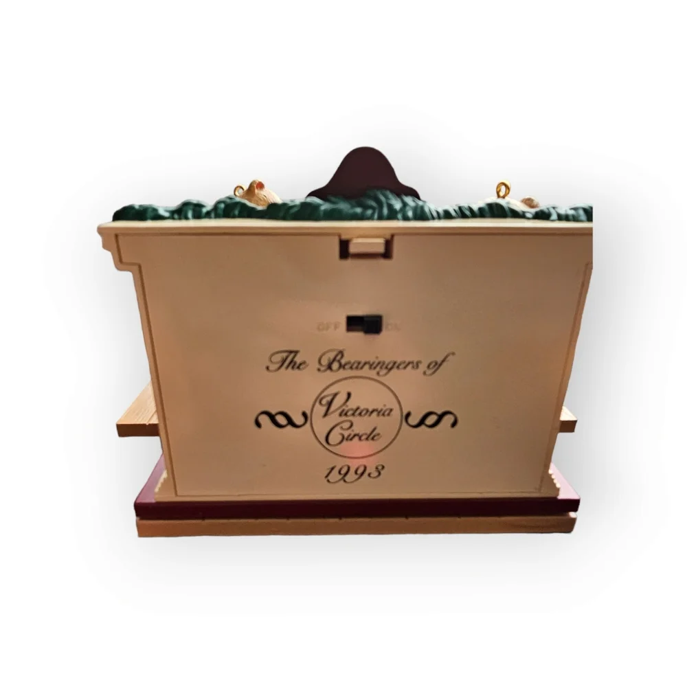 Hallmark Keepsake “Bearingers” Fireplace Display Set‎